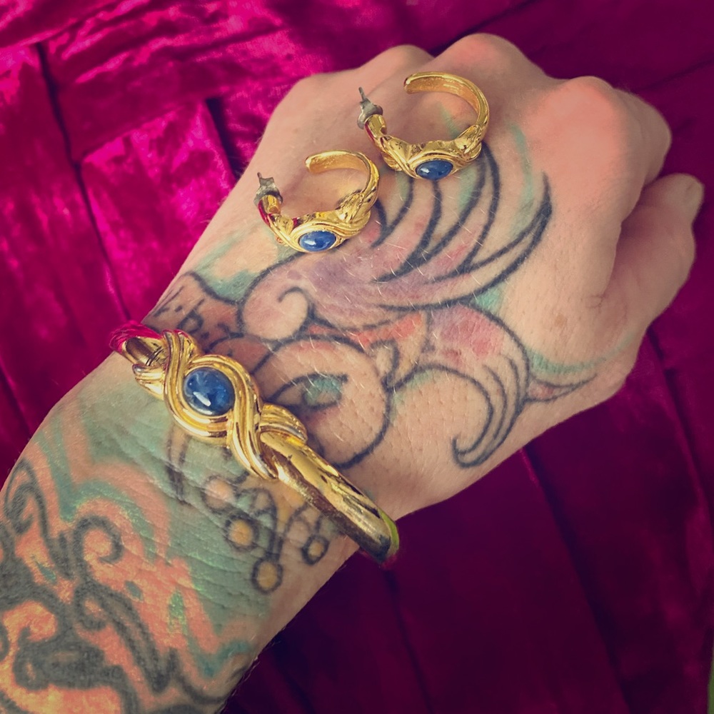 Vintage Gold blue stone bracelet & earrings set